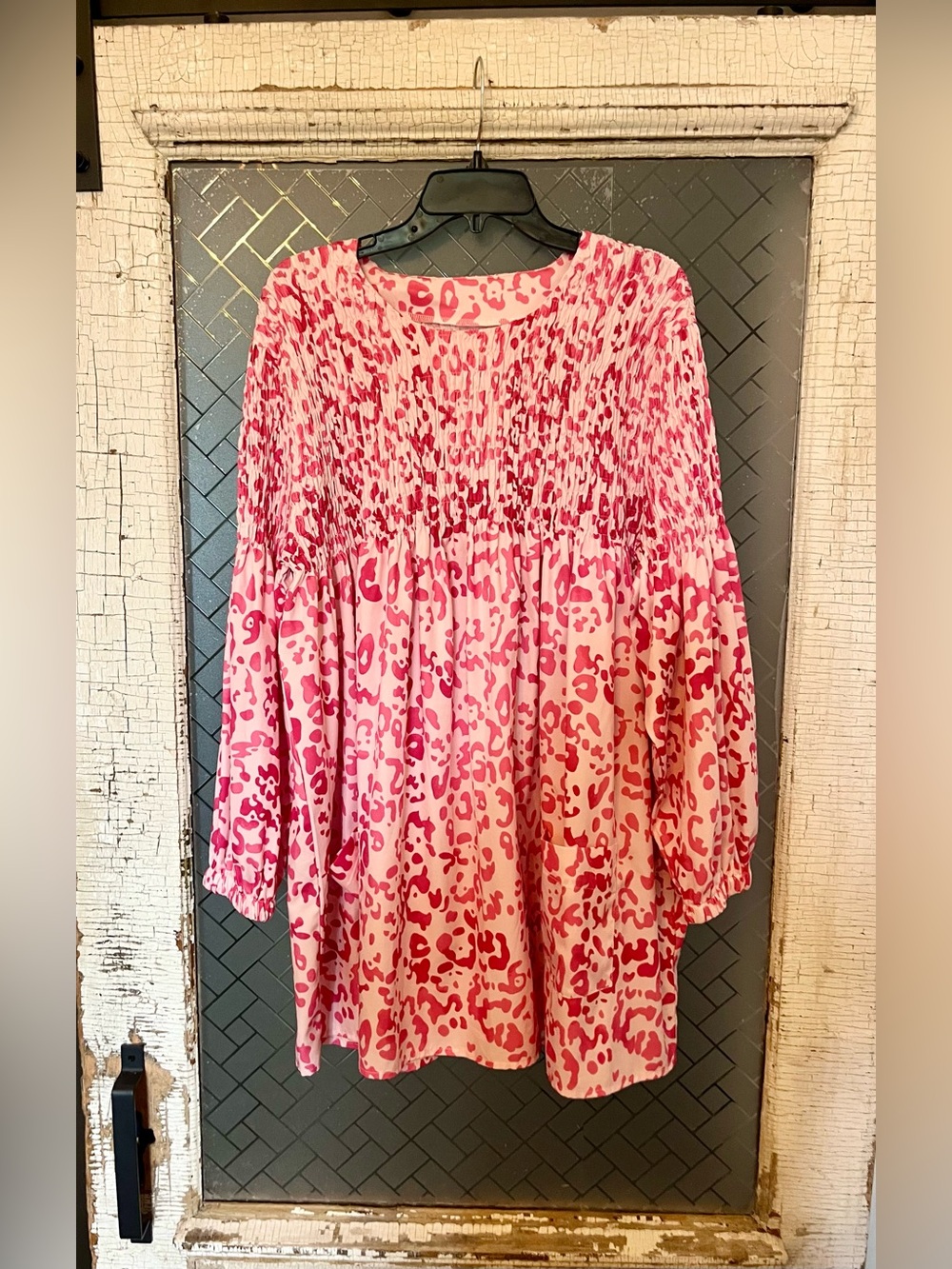 Women’s Pink Leopard Print Smocked Dress